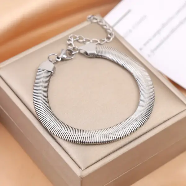 Wholesale Real Gold Plated Solid Color 304 Stainless Steel Hip-Hop Retro Waterproof Non Tarnish Bracelets