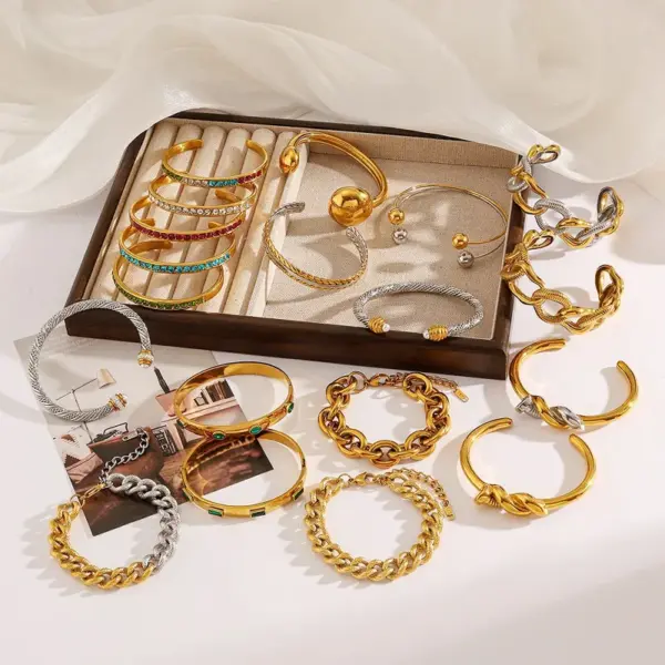 Wholesale 304 Stainless Steel Bracelet Women's Non-fading Electroplated 18K Gold Color Oval And Irregular Shaped Style