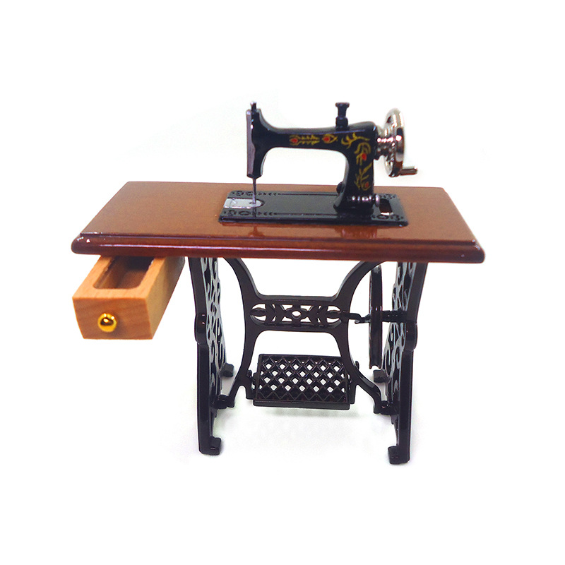 Wholesale 1:10 dollhouse aessories dollhouse mini nostalgic retro sewing machine model clothing car life scene