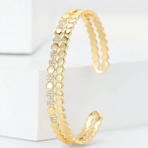 oly-6344b555037db1ce72ddf071605deb76 Wholesale High-end open honeycomb bracelet and ring set, fashionable and versatile bracelet and ring for women.