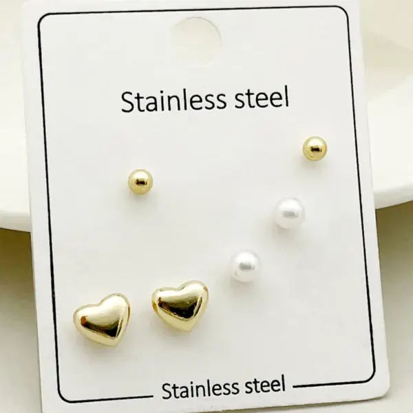 Wholesale PVD Coated Real Gold Plated 18K Gold Heart Shape Ladybugs Eye 304 Stainless Steel Casual Simple Style Commute Waterproof Non Tarnish Ear Studs