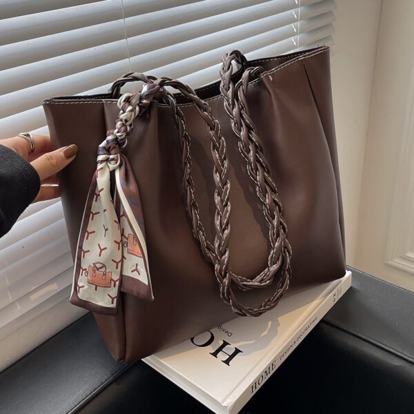 Wholesale Large Bag Women's Large Capacity Bag 2023 New High-end Sense Niche Shoulder Bag College Students' Class Commuter Tote Bag