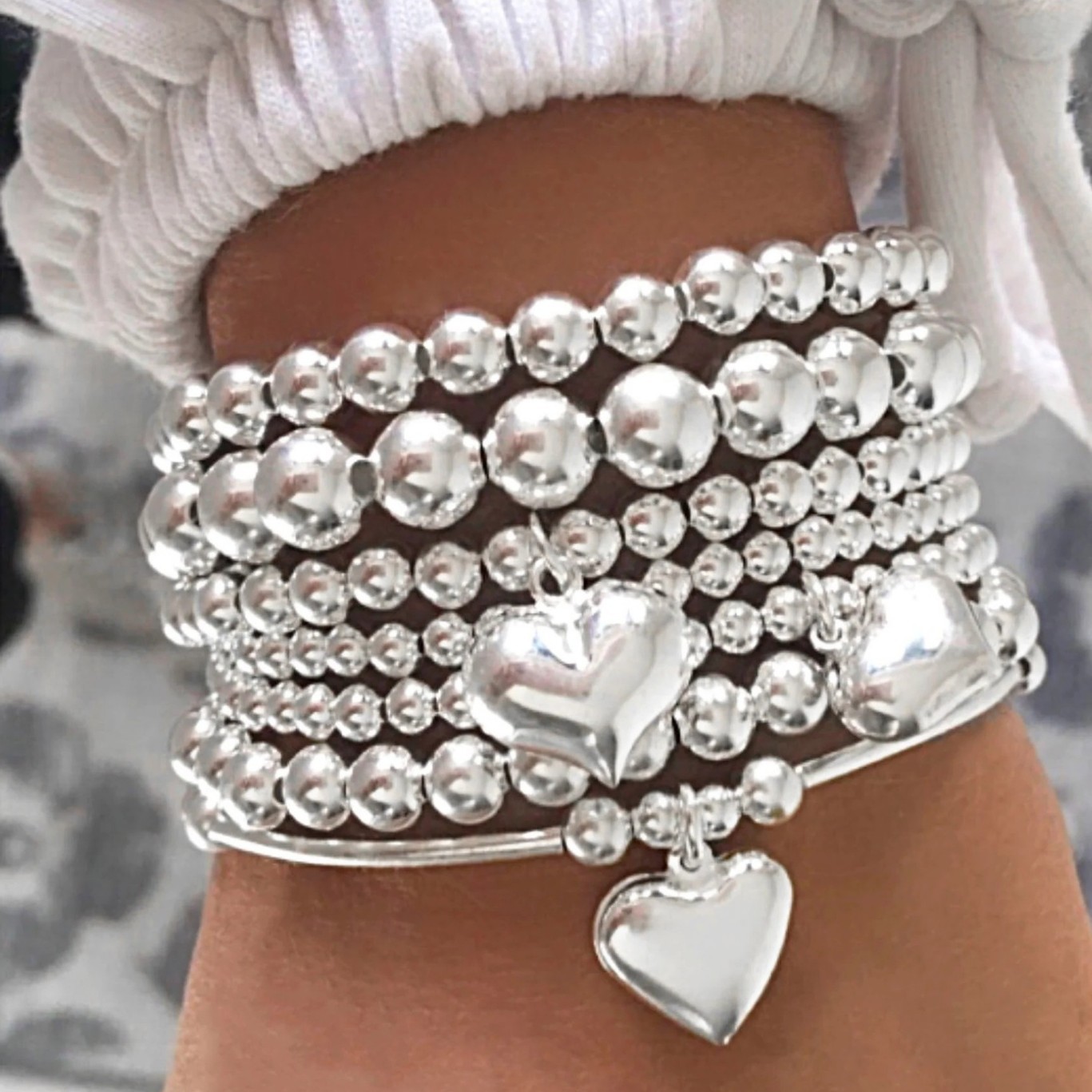 Wholesale Europe and the United States cross-border new fully managed love pendant beaded bracelet simple folding wind elastic bracelet bracelet
