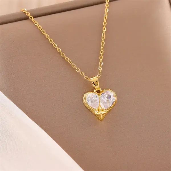 Wholesale Water Plating Vacuum Plating Real Gold Plated 18K Gold Circle Heart Shape Flower 304 Stainless Steel Titanium Steel Simple Style Waterproof Non Tarnish 201 Stainless Steel Pendant Necklace