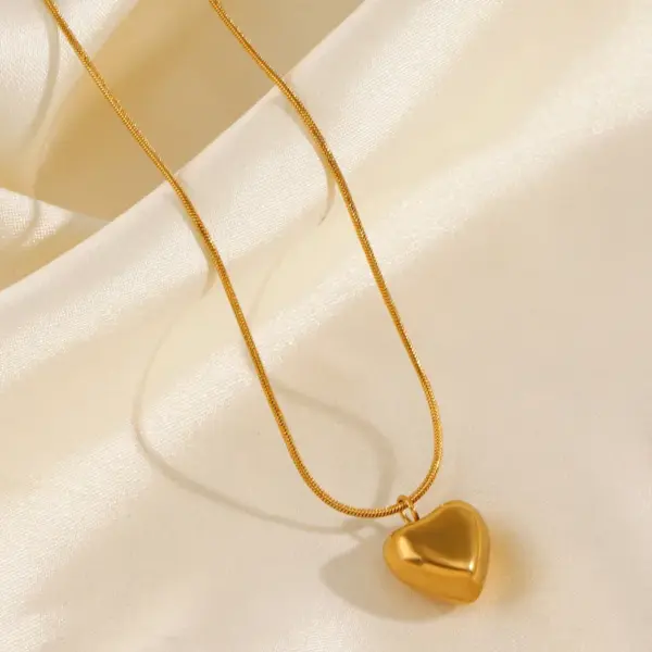304 Stainless Steel 18K Gold Plated Simple Style Heart Shape Pendant Necklace