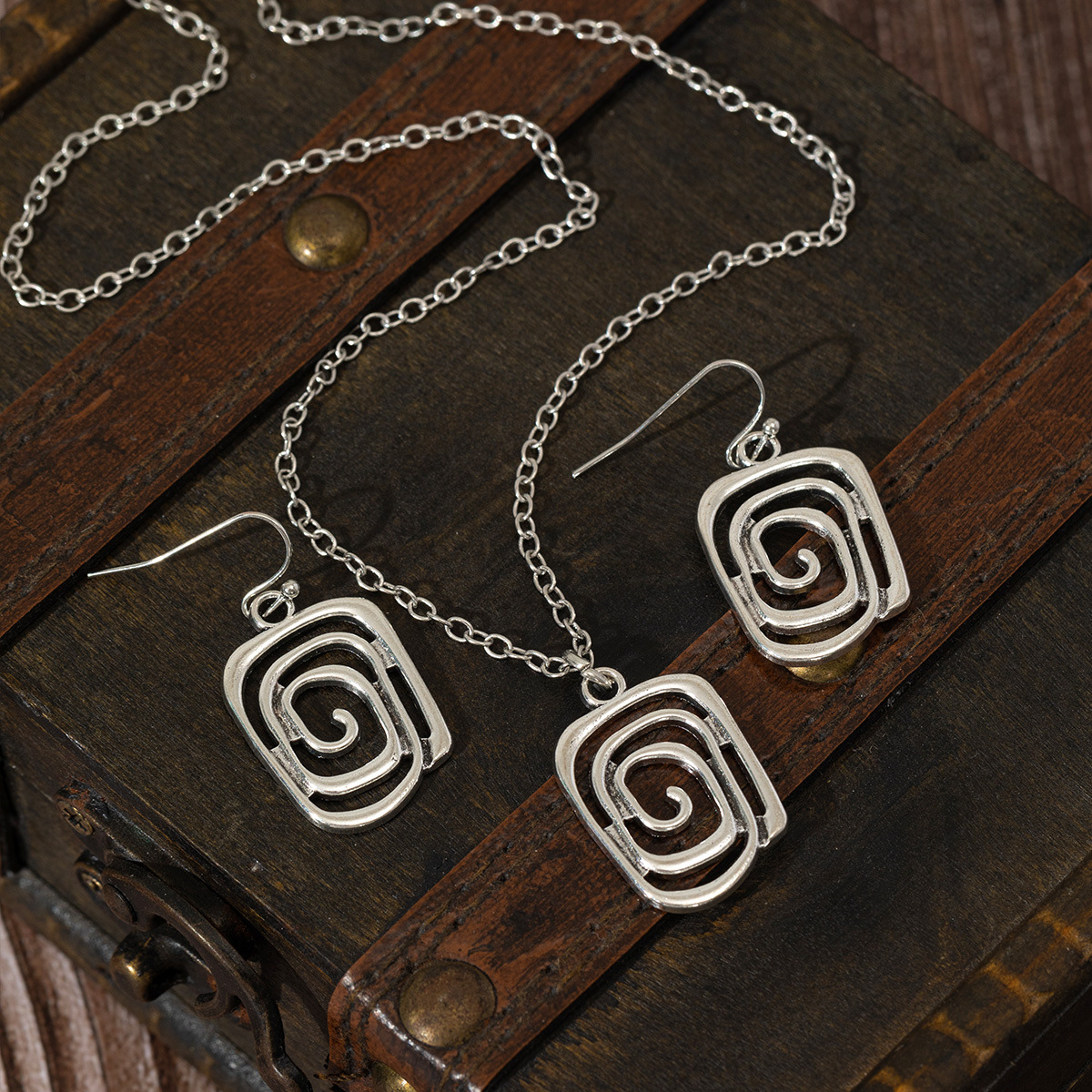 Wholesale Cross-border European and American hollow vortex earrings necklace suit personalized metal earrings pendant jewelry