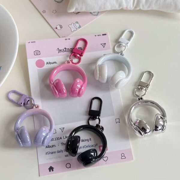 Wholesale 3D Headphone Keychain Ins Simple Sweet Cool Exquisite Pendant Creative Minimalist Style Backpack Accessory Best Friend Gift