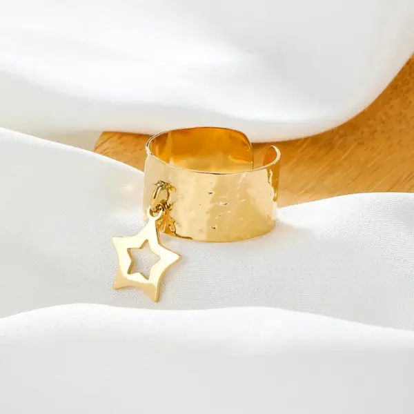 Wholesale 304 Stainless Steel Star PVD Coated 14K Gold Plated 18K Gold Plated Simple Style Waterproof Non Tarnish Gold Charm Rings