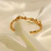 Wholesale Retro Classic Style Waves Solid Color 304 Stainless Steel 18K Gold Plated Artificial Pearls Bangle In Bulk