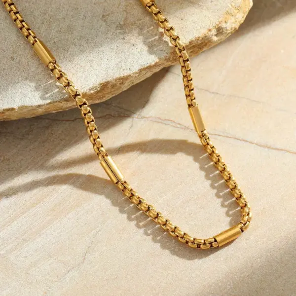 Wholesale Jewelry Casual Simple Style Solid Color 202 Stainless Steel PVD Coated Plating Cable Chain Figaro Chain Necklace