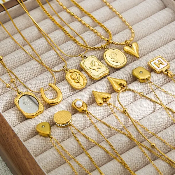 Ion Plating (IP) Floral Butterfly 304 Stainless Steel Simple Style Classic Style Waterproof Non Tarnish 304 Stainless Steel Pendant Necklace