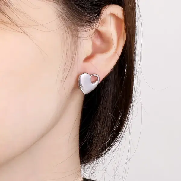 304 Stainless Steel Heart Shape PVD Coated 18K Real Gold Plated Simple Style Waterproof Non Tarnish Ear Studs