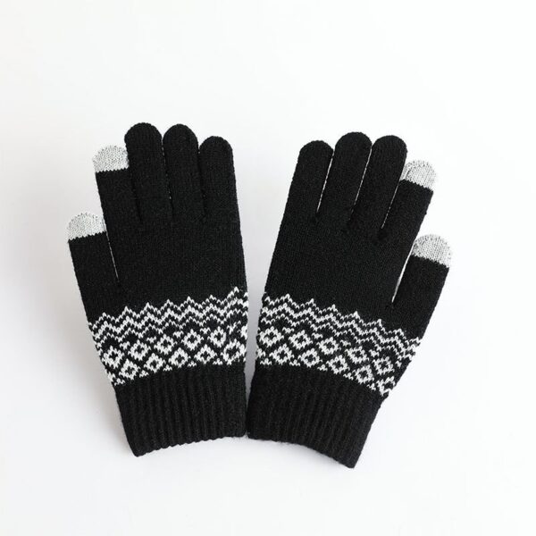 Wholesale Cute and Warm Knitted Gloves for Cold Protection