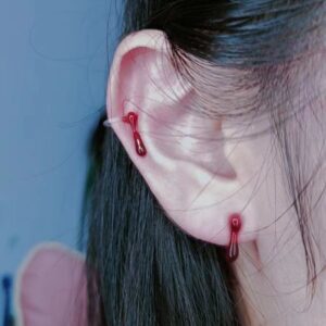 Single earring + single ear clip