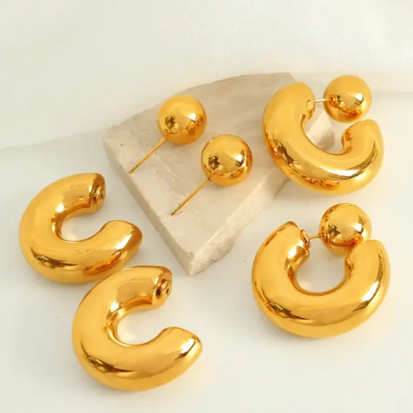 Wholesale Ion Plating (IP) Real Gold Plated 18K Gold C Shape Round 304 Stainless Steel Casual Retro IG Style Waterproof Non Tarnish Ear Studs