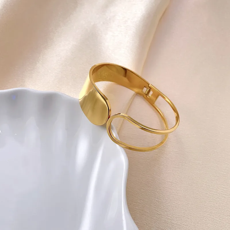Wholesale Simple Style Solid Color Stainless Steel lishing Bangle