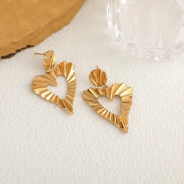 Wholesale Style Stainless Steel Simple Leaf-Shapepd Stud Earrings Bow Love Heart Stud Earrings Exaggerated Metallic Non-Fading Big Ear Ring