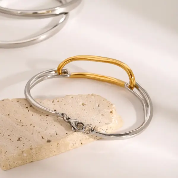 Wholesale PVD Coated Real Gold Plated Color Block 304 Stainless Steel Simple Style Classic Style Waterproof Non Tarnish 304 Stainless Steel Bracelets