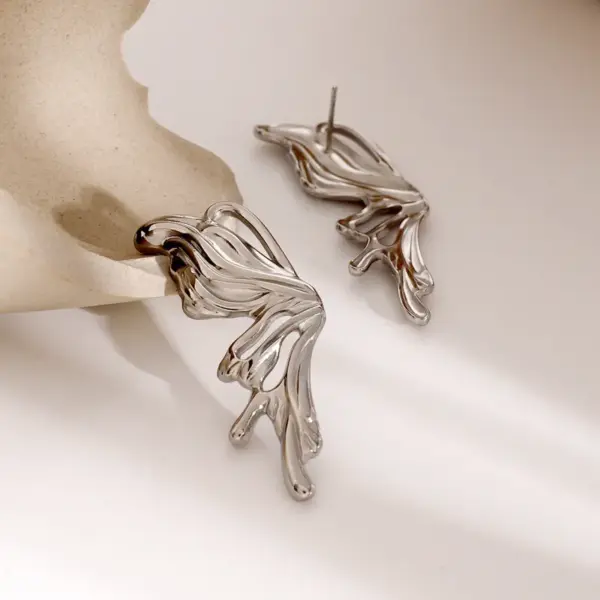 PVD Coated Real Gold Plated Butterfly 304 Stainless Steel Simple Style Classic Style Waterproof Non Tarnish Ear Studs