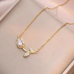 X3214 White Tulip Necklace