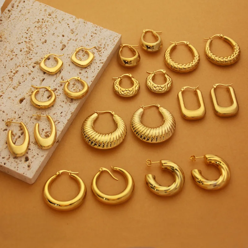 Wholesale 1 Pair Retro Simple Style C Shape U Shape Solid Color Plating Titanium Steel 18k Gold Plated Earrings