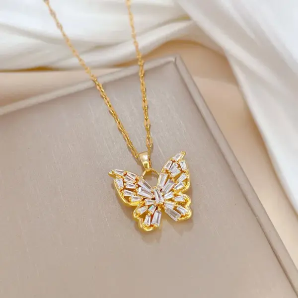 Wholesale Golden Plated 304 Stainless Steel Electroplating Zircon Butterfly Elegant Pendant Necklace For Women'S