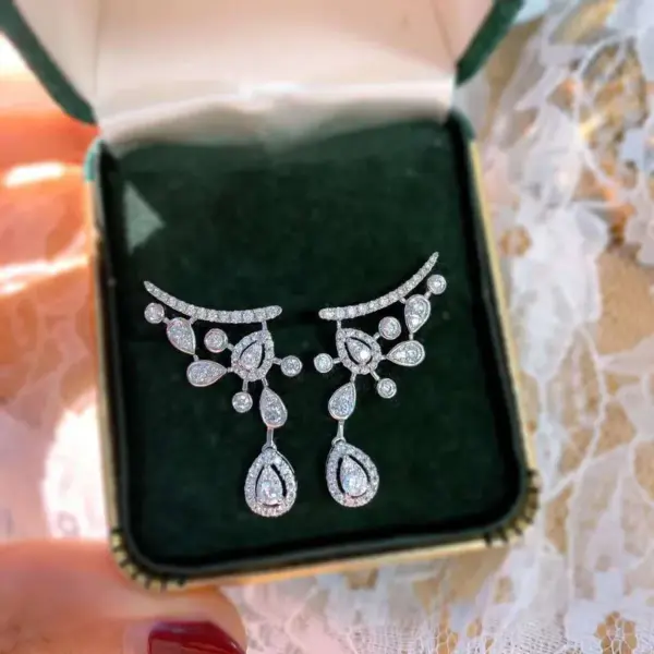 Wholesale Fashion Pear Shaped Inlaid Zircon Copper Earrings Wholesale