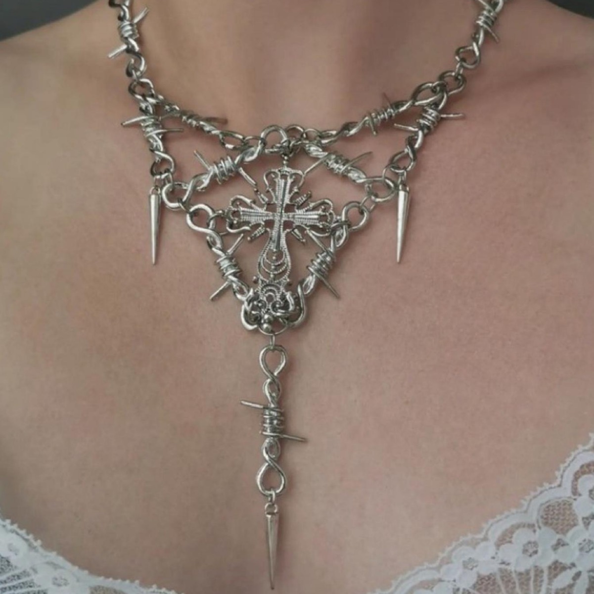 Wholesale Niche Design Sense Ins n Cross Pendant Clavicle Chain Heart Internet Celebrity Hip-Hop Didi Bouncing Cold Wind Necklace