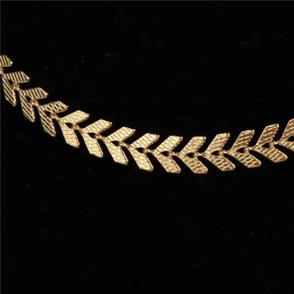 Wholesale Fashion New Fishbone Chain Hot-sale Real Gold Plated Color Preservation Sequin Copper Necklace Wholesale