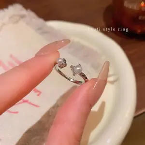 J942 Silver B ~ Pearl