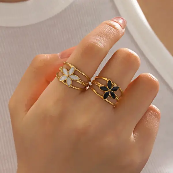 PVD Coated 18K Gold Plated Flower 304 Stainless Steel Simple Style Waterproof Non Tarnish Open Rings