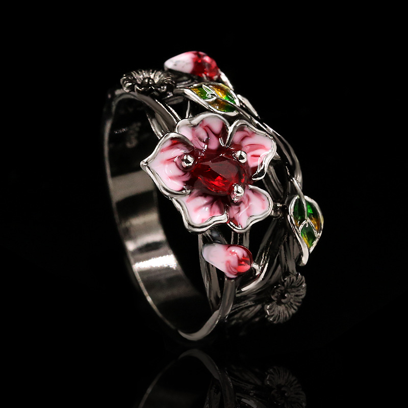 Wholesale AliExpress Gothic style black gold plated two-tone flower ring European and American fashion engagement ring for women
