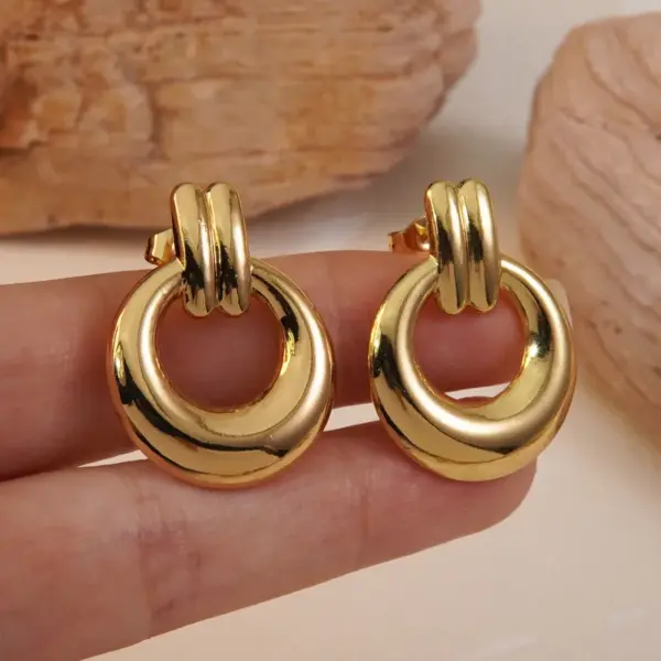 1 Pair Elegant Streetwear Circle 304 Stainless Steel Imitation Gold Electroplating Ear Studs