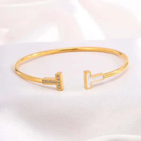 Wholesale PVD Coated Real Gold Plated Solid Color 304 Stainless Steel Casual Simple Style Classic Style Waterproof Non Tarnish 304 Stainless Steel Bangle