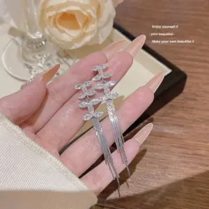E0302 Silver Needle