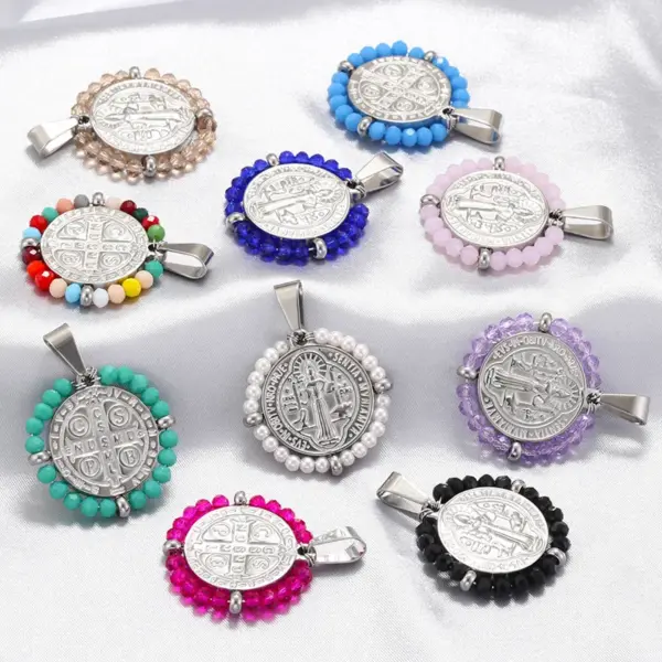 Wholesale Hip-Hop Retro Round Virgin Mary Copper Plating Inlay Carving 18K Gold Plated Zircon