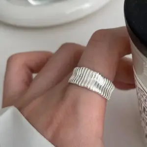 JZ0049 / Adjustable Opening