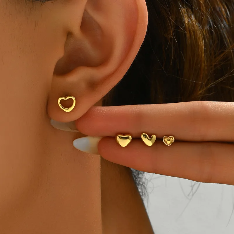 Wholesale 1 Set Casual Sweet Commute Heart Shape 201 Stainless Steel 18K Gold Plated Ear Studs