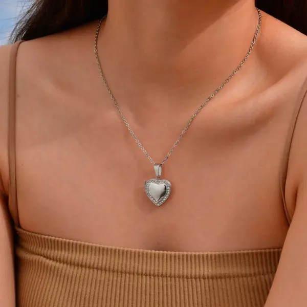 Wholesale Jewelry Fashion Heart Shape 201 Stainless Steel Artificial Diamond Plating Inlay Stainless Steel Necklaces