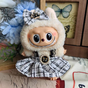 LBB-43 Chanel-style Skirt Set / Labubu is wearable in its first, second, and third generations.