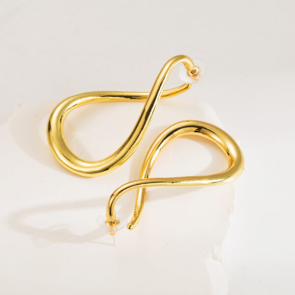 Wholesale Cross-border New ZA Exaggerated Cold Wind Irregular Silver Pin Earrings Niche Curved Geometry Alloy Ear Jewelry Women