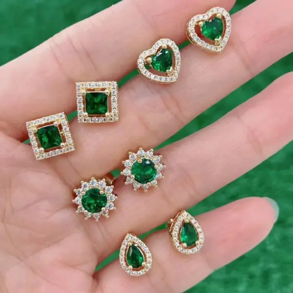 Wholesale 1 Pair Casual Elegant Cute Geometric Square Water Droplets Inlay Copper Zircon 18K Gold Plated Ear Studs