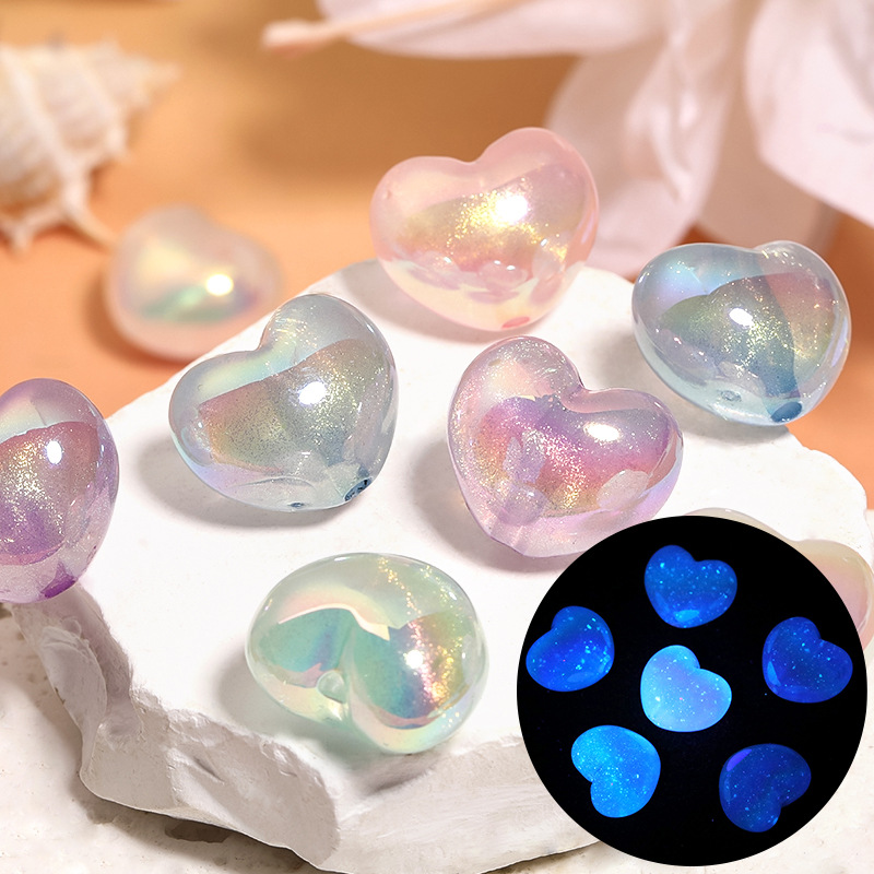 Wholesale Luminous fat love acrylic beads thin flash peach heart vertical hole beaded mobile phone chain diy aessories loose beads