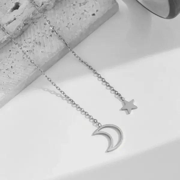 Wholesale PVD Coated Real Gold Plated 18K Gold Star Moon 304 Stainless Steel Vintage Style Simple Style Waterproof Non Tarnish 304 Stainless Steel Necklace