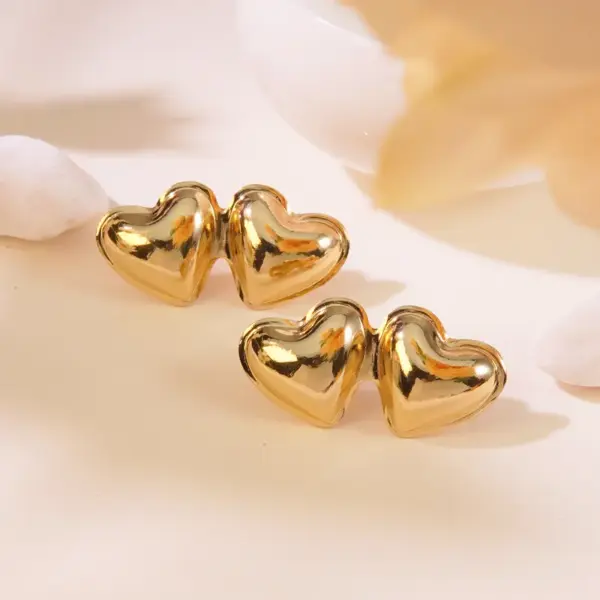 201 Stainless Steel 304 Stainless Steel Heart Shape Solid Color Electroplating Stone-Free Imitation Gold Simple Style Classic Style Gold Ear Studs