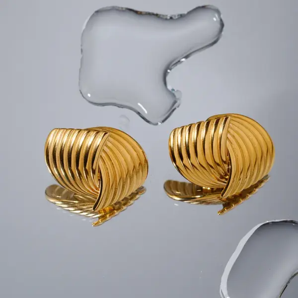 Wholesale 304 Stainless Steel Stripe PVD Coated 18K Gold Plated Retro Plating Gold Earrings