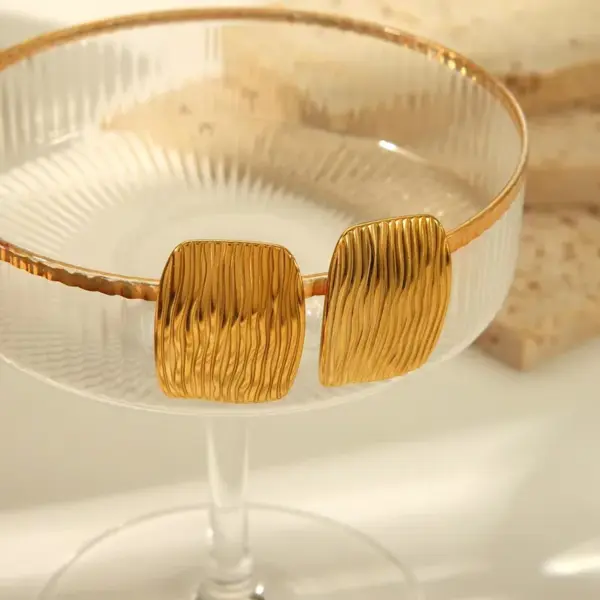 Wholesale 201 Stainless Steel 304 Stainless Steel Horns Coral Electroplating Stone-Free Imitation Gold Streetwear Plating Ear Studs