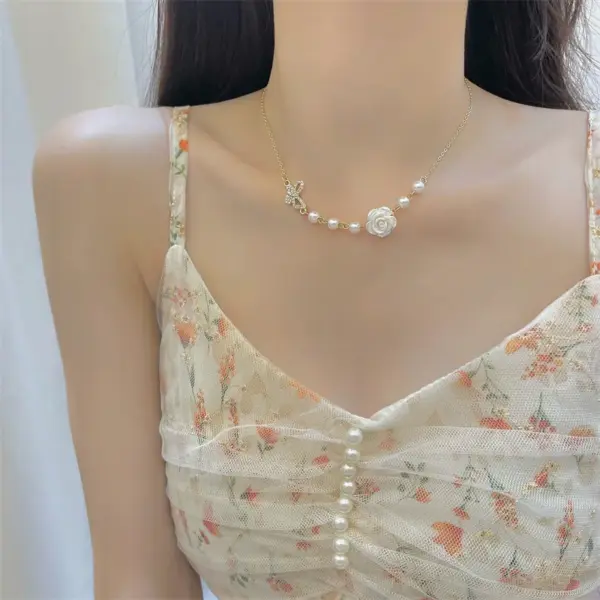Simple Style Square Flower Bow Knot Alloy Inlay Artificial Pearls Rhinestones Women's Necklace