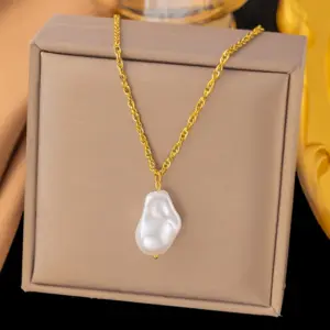 15 [Ah365] Shaped Pearl Necklace / Gold