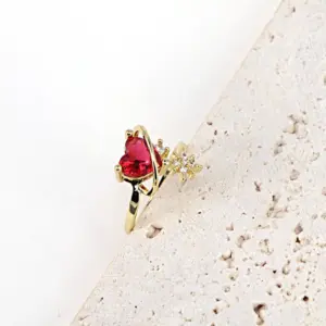 Red / Adjustable Opening